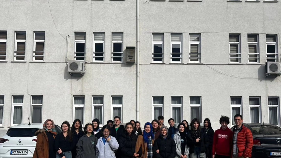 8.Sınıf Öğrencilerimiz ile Ulubatlı Hasan Anadolu Lisesine Gezi Düzenledik